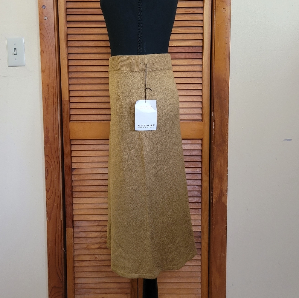 NWT Avenue Euro-Style Knit Skirt Size Plus Size 14/16 - Picture 2 of 4